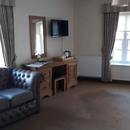 Tredegar Cambrian Inn מראה חיצוני תמונה