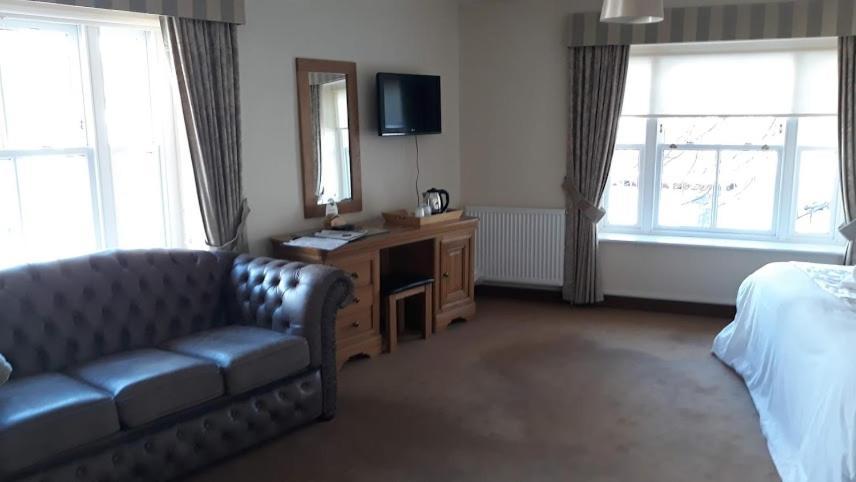 Tredegar Cambrian Inn מראה חיצוני תמונה